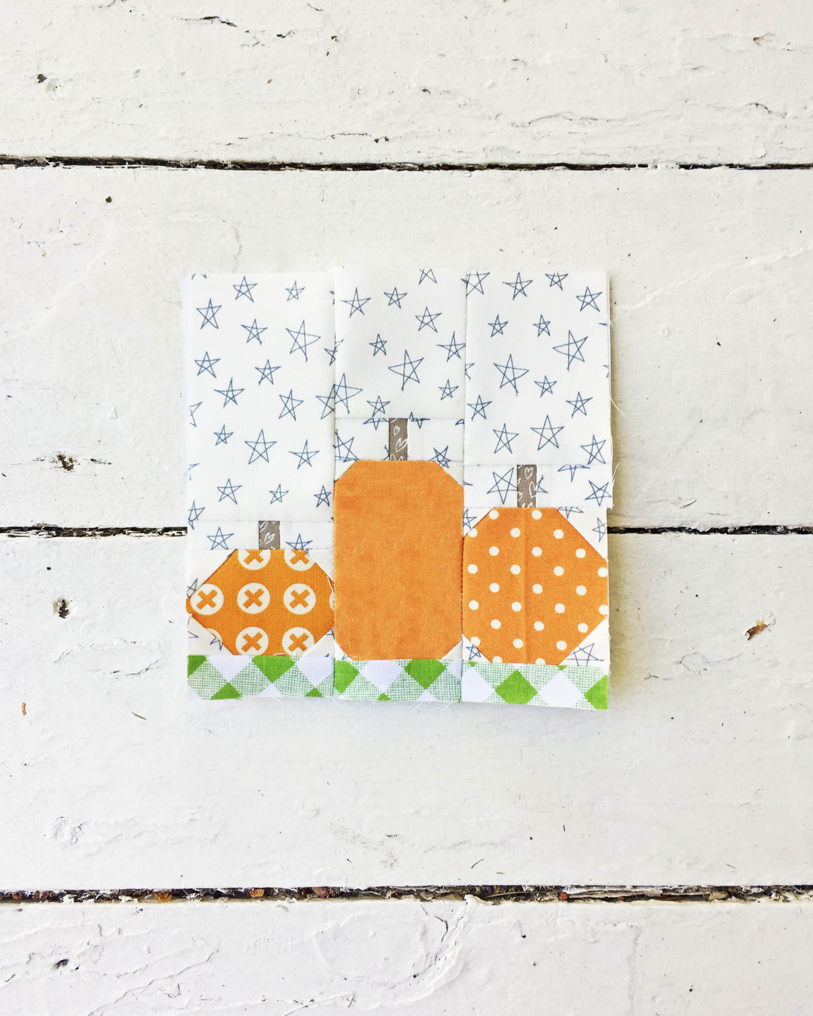 https://www.centerstreetquilts.com/wp-content/uploads/2019/09/Pumpkin-Patch-Quilt-Block_1.jpg