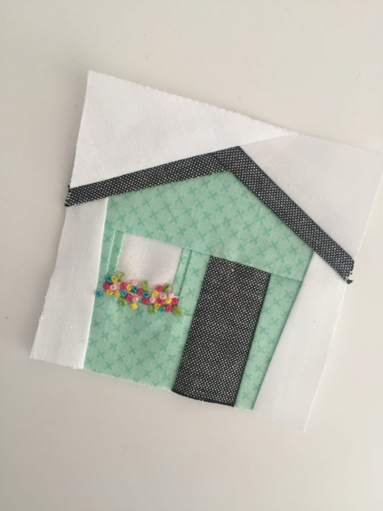 tiny-house-quilt-block-center-street-quilts